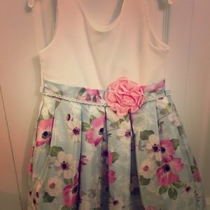 Girls dress